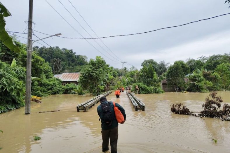 Banjir di Tapin Mulai Surut Warga Perlahan Kembali ke Rumah